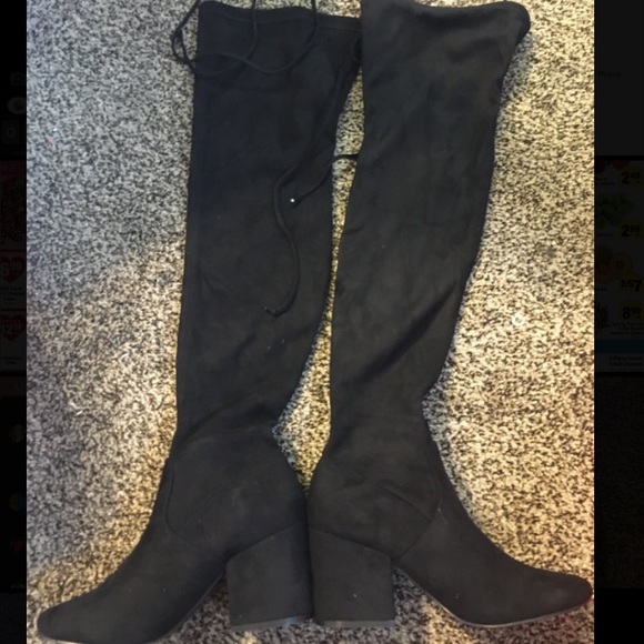 Black high heeled over the knee boots - Picture 5 of 6